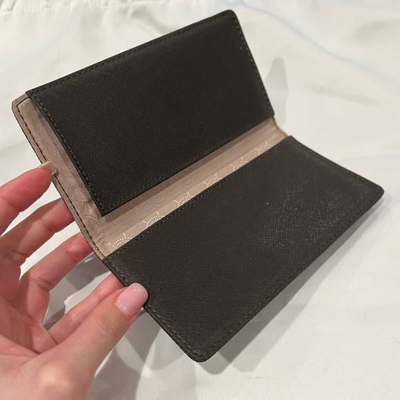 Michael Kors Brown Trifold Wallet with Matching Checkbook Insert - Picture 5 of 7